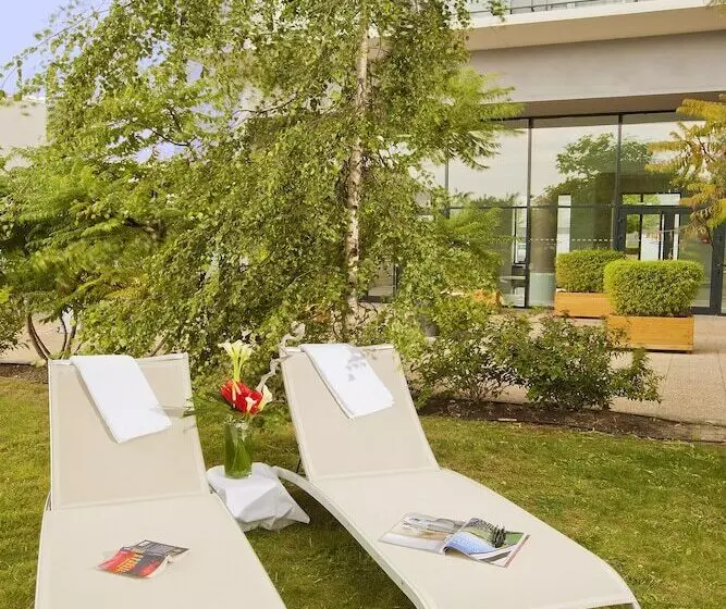 בית מלון כפרי Residhome Carrieres La Defense