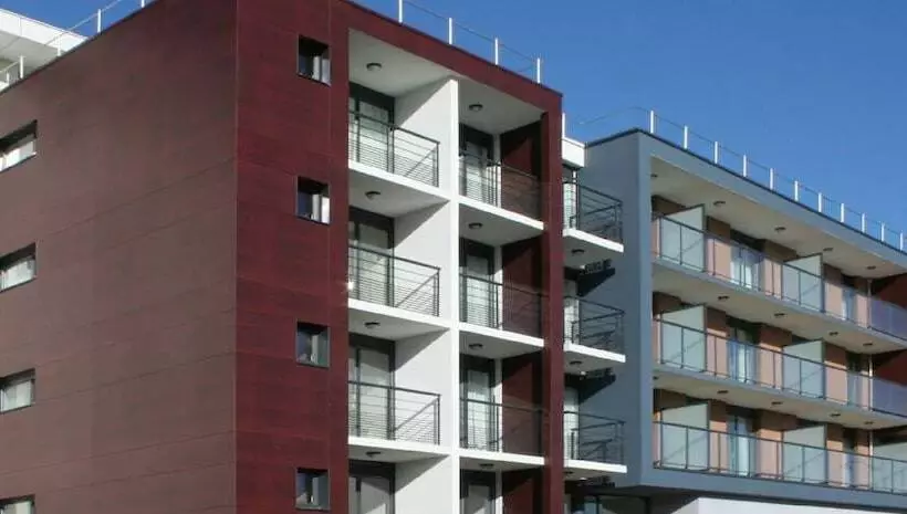 בית מלון כפרי Residhome Carrieres La Defense