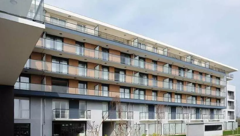 בית מלון כפרי Residhome Carrieres La Defense