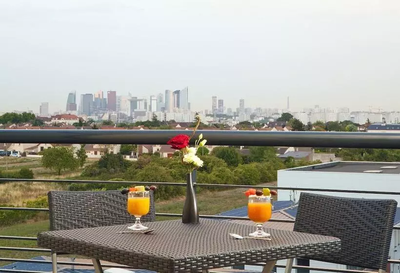 בית מלון כפרי Residhome Carrieres La Defense