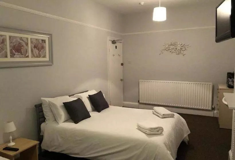 هتل The Saddle Inn