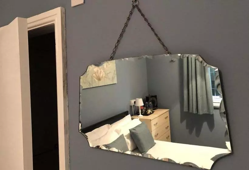 هتل The Saddle Inn