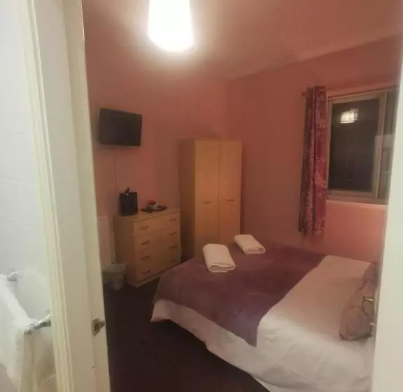 هتل The Saddle Inn