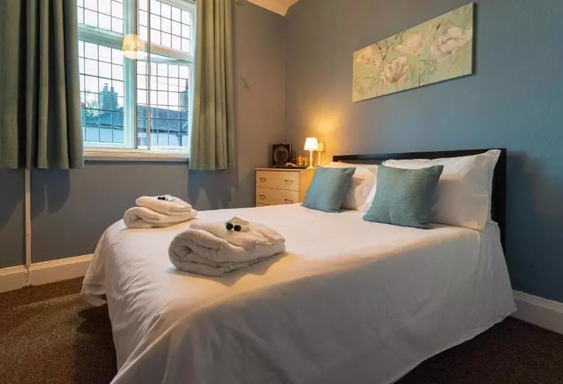 هتل The Saddle Inn