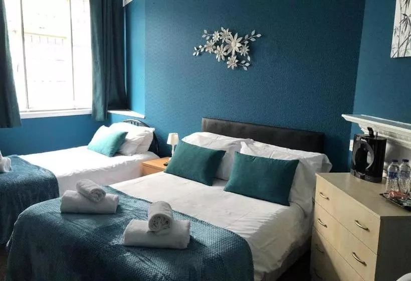 هتل The Saddle Inn