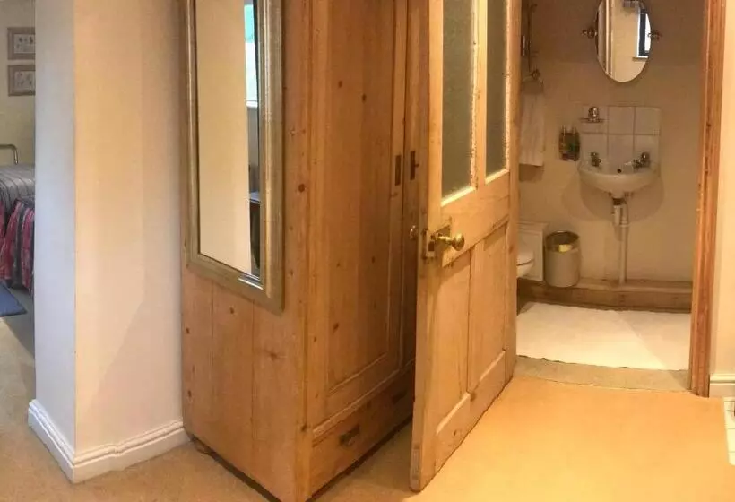 Hotelli Ye Olde Globe & Chequers