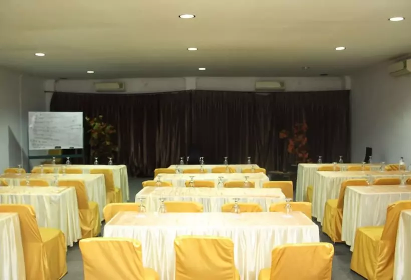 Al Badar Hotel Syariah Makassar