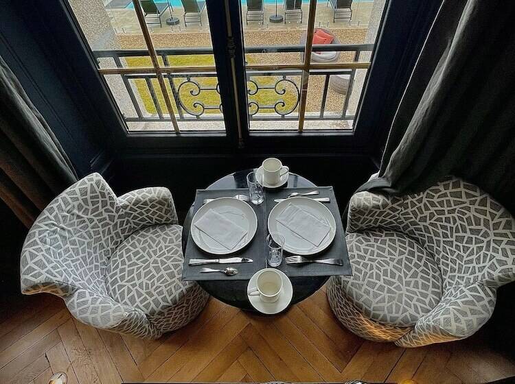 فندق Les Garennes   Hôtel Spa Bénodet