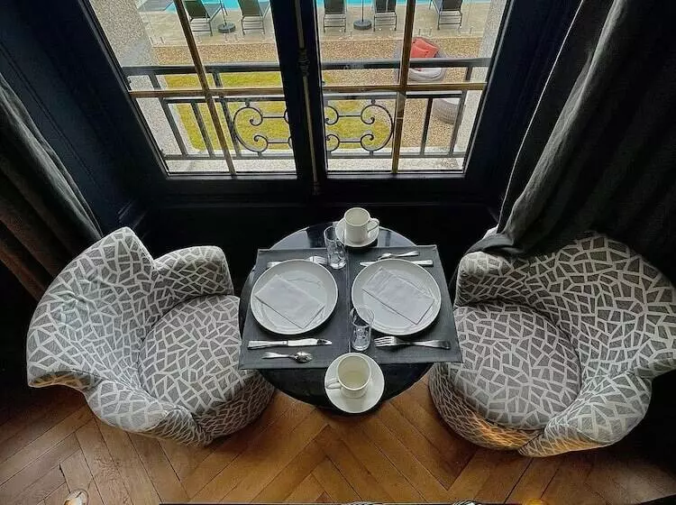 Hotelli Les Garennes   Hôtel Spa Bénodet