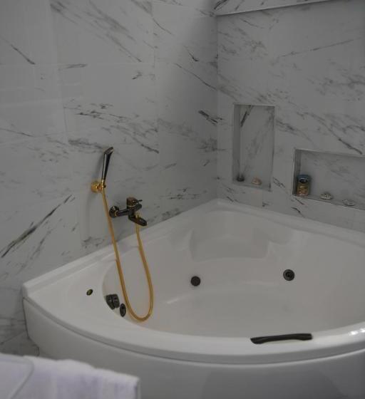 בית מלון כפרי Palazzo Ducale Pironti