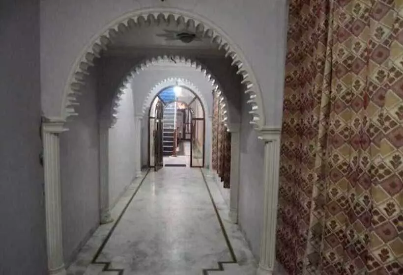 Hotelli Rathore Lodge & Restaurant