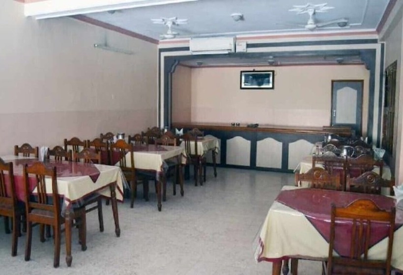 호텔 Rathore Lodge & Restaurant