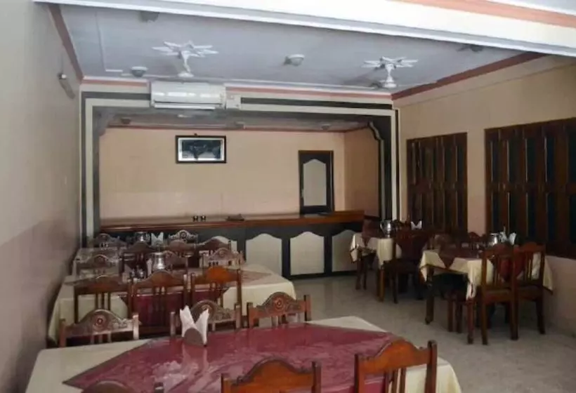Hotelli Rathore Lodge & Restaurant