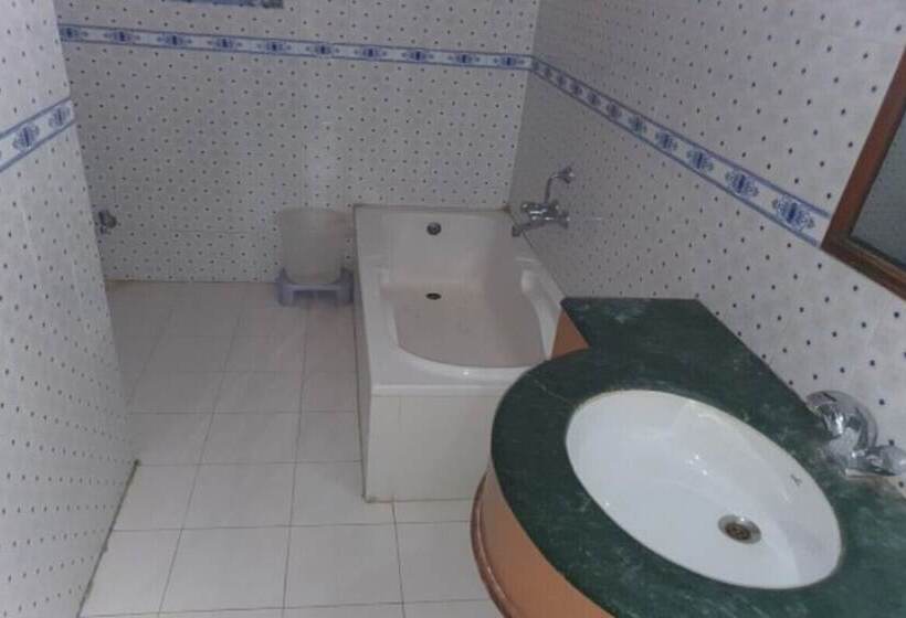 호텔 Rathore Lodge & Restaurant