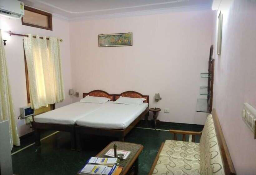 호텔 Rathore Lodge & Restaurant