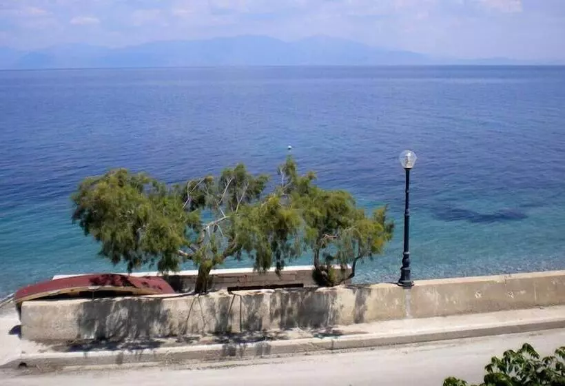 Lykoporia Beach Apartments