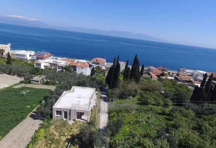 Lykoporia Beach Apartments