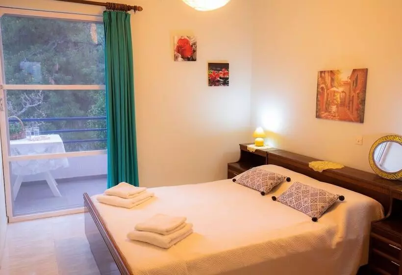 Lykoporia Beach Apartments