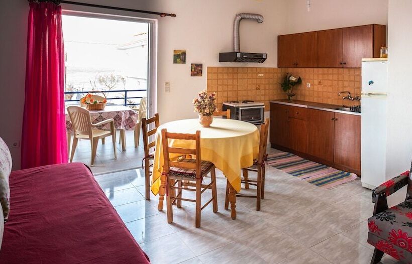 Lykoporia Beach Apartments