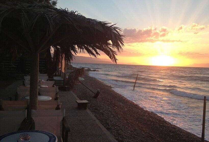 Lykoporia Beach Apartments