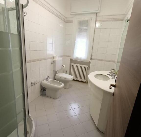 تختخواب و صبحانه Domus Cesena