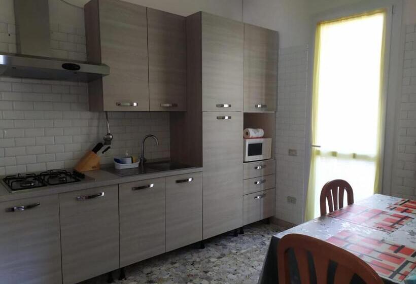 تختخواب و صبحانه Domus Cesena