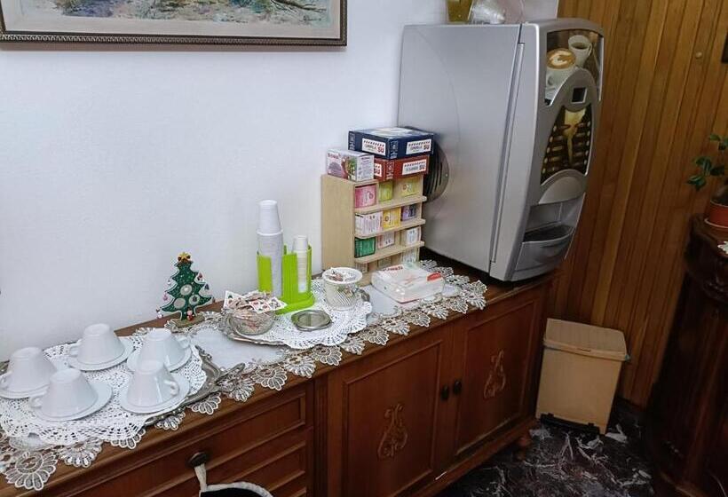 تختخواب و صبحانه Domus Cesena