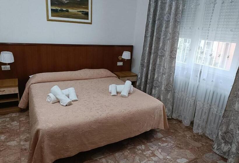 تختخواب و صبحانه Domus Cesena