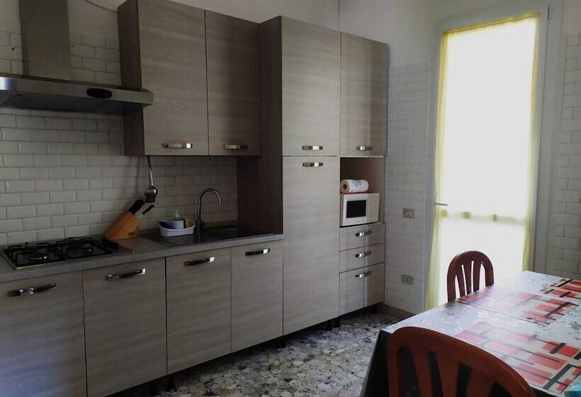 تختخواب و صبحانه Domus Cesena