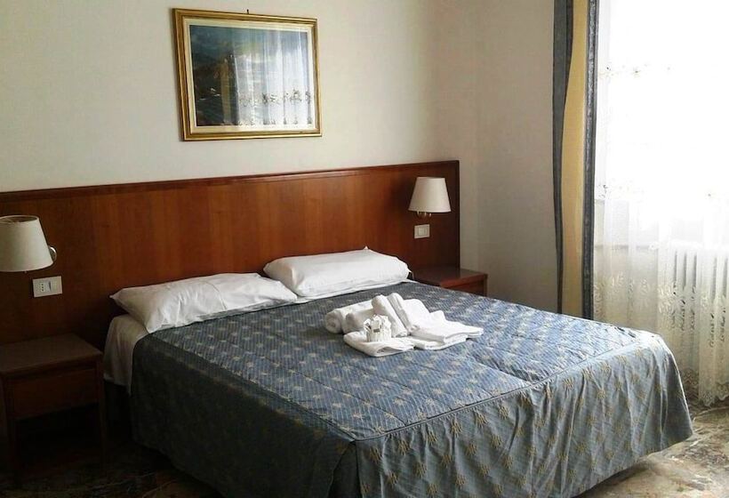 تختخواب و صبحانه Domus Cesena