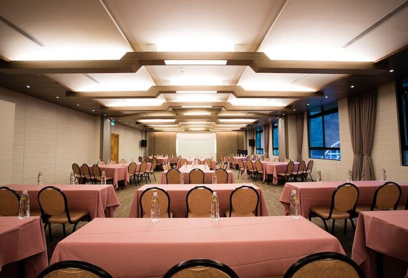 هتل King's Resort & Spa