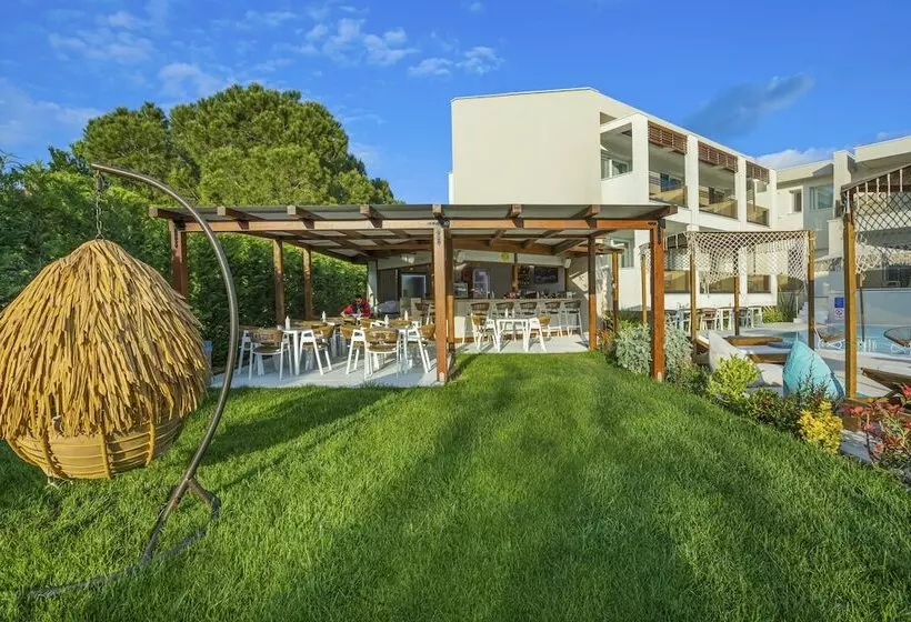 Hotelli Mirablue Luxury Residences