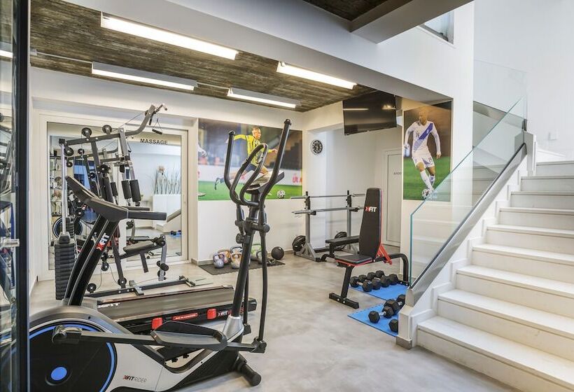 בית מלון כפרי Mirablue Luxury Residences