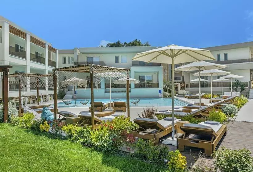 Hotelli Mirablue Luxury Residences