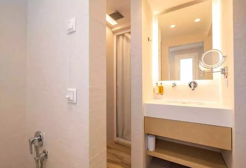 Hotelli Mirablue Luxury Residences