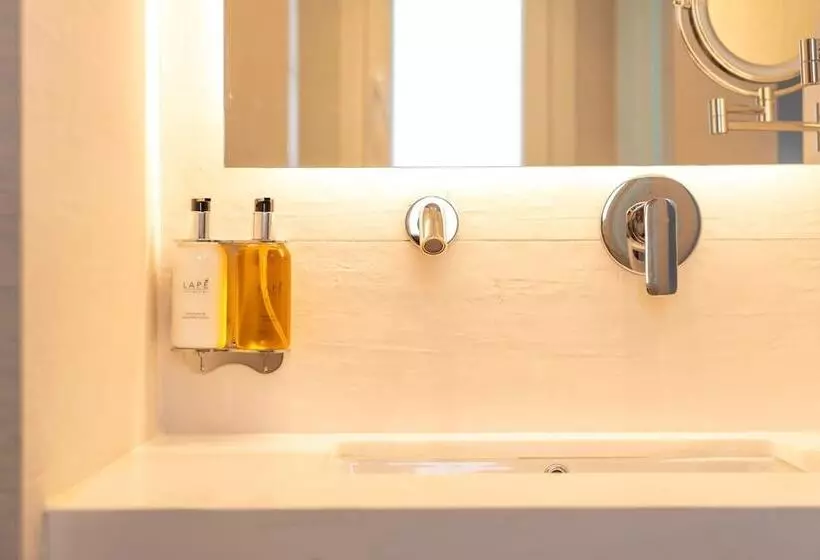 Hotelli Mirablue Luxury Residences