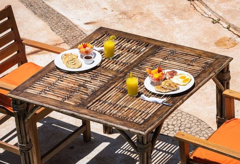 هتل Punta Mango Surf & Beachfront Resort