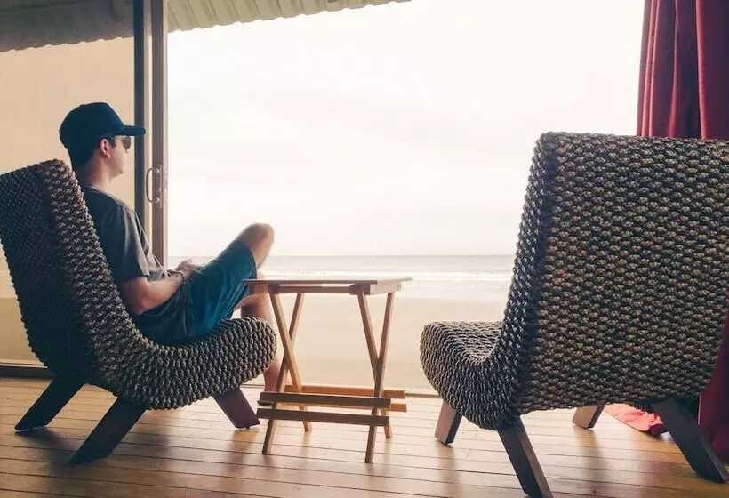 Hotelli Punta Mango Surf & Beachfront Resort