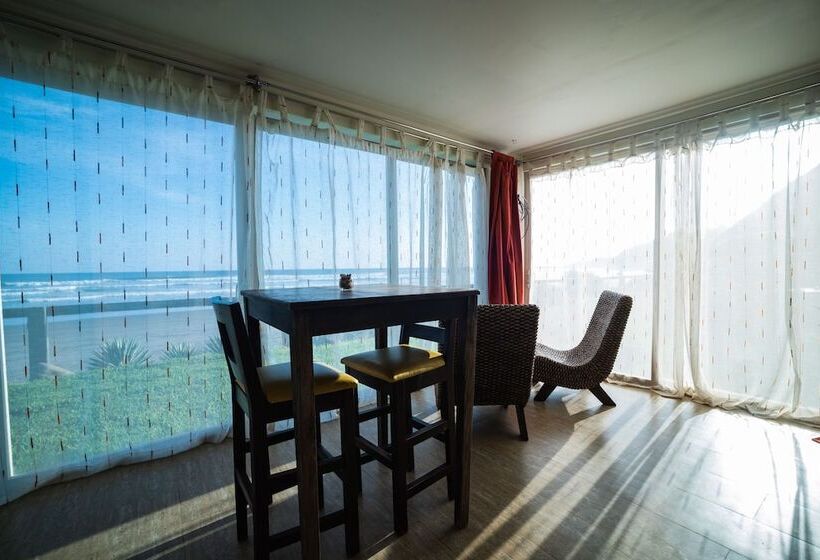 هتل Punta Mango Surf & Beachfront Resort