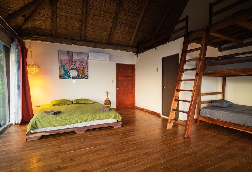 هتل Punta Mango Surf & Beachfront Resort