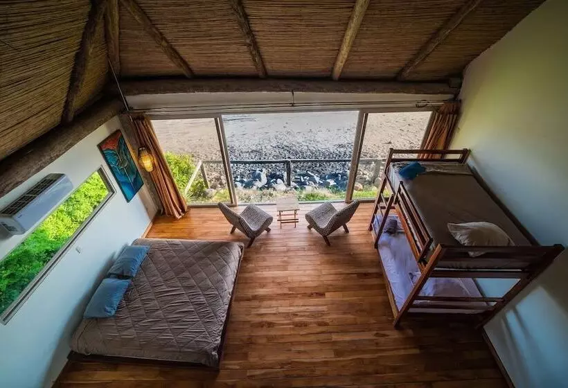 Hotelli Punta Mango Surf & Beachfront Resort