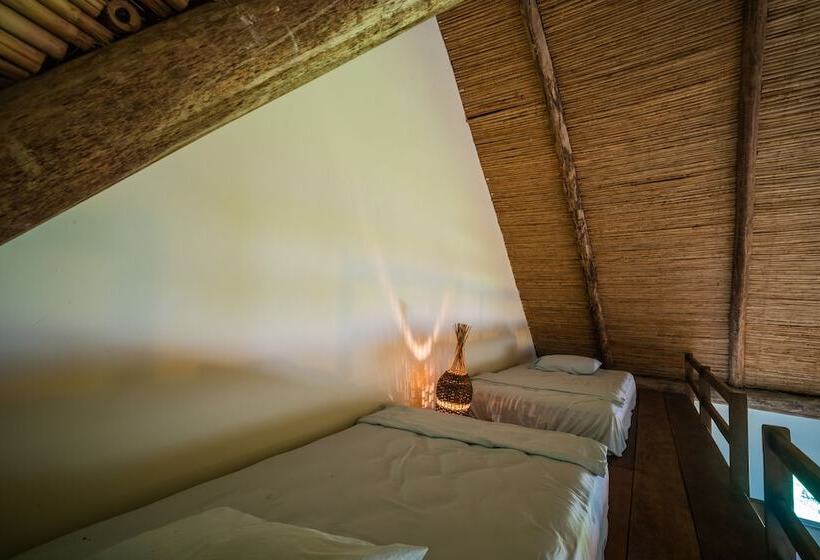 هتل Punta Mango Surf & Beachfront Resort