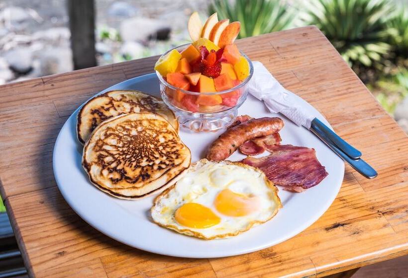 هتل Punta Mango Surf & Beachfront Resort