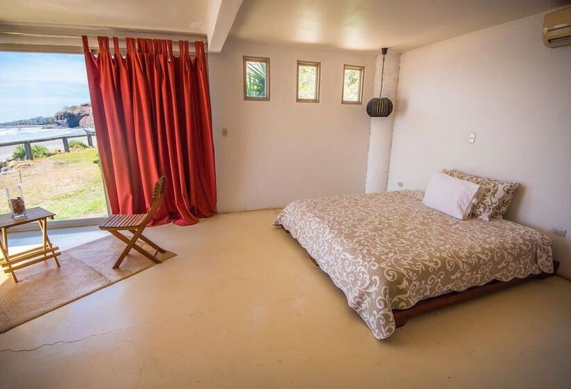 هتل Punta Mango Surf & Beachfront Resort