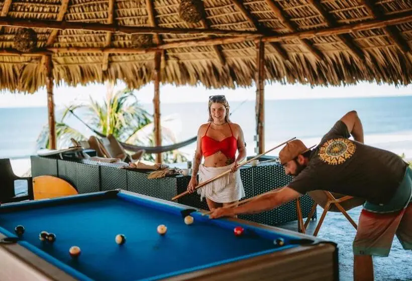 ホテル Punta Mango Surf & Beachfront Resort