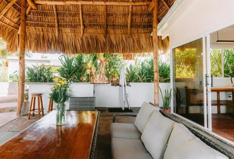 ホテル Punta Mango Surf & Beachfront Resort
