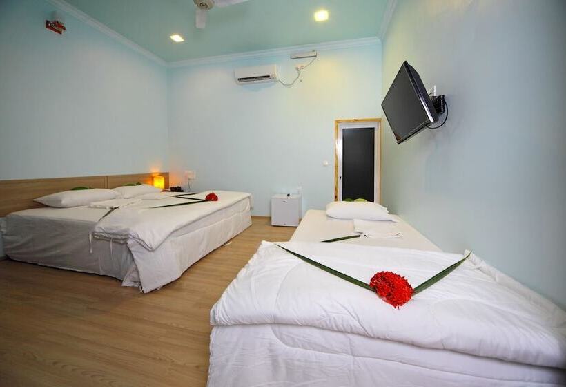 호텔 Rasdhoo Coralville