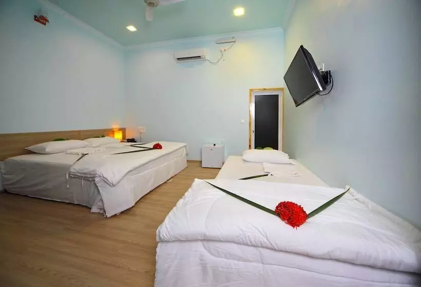 هتل Rasdhoo Coralville