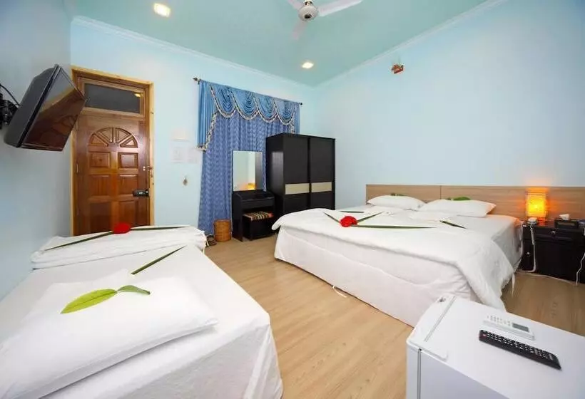 هتل Rasdhoo Coralville