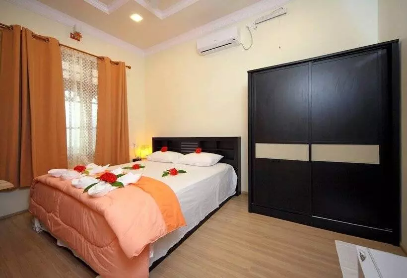 هتل Rasdhoo Coralville